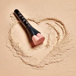 Limited Edition Heart-Shaped Foundation Brush - Mary Kay